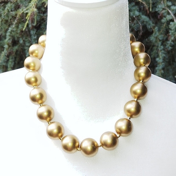 Big gold balls acrylic necklace - Picture 6 of 8